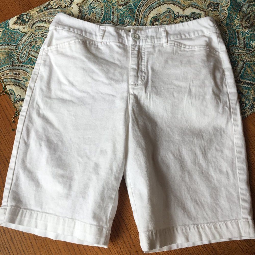 St. John's Bay white bermuda shorts 12 cotton blend